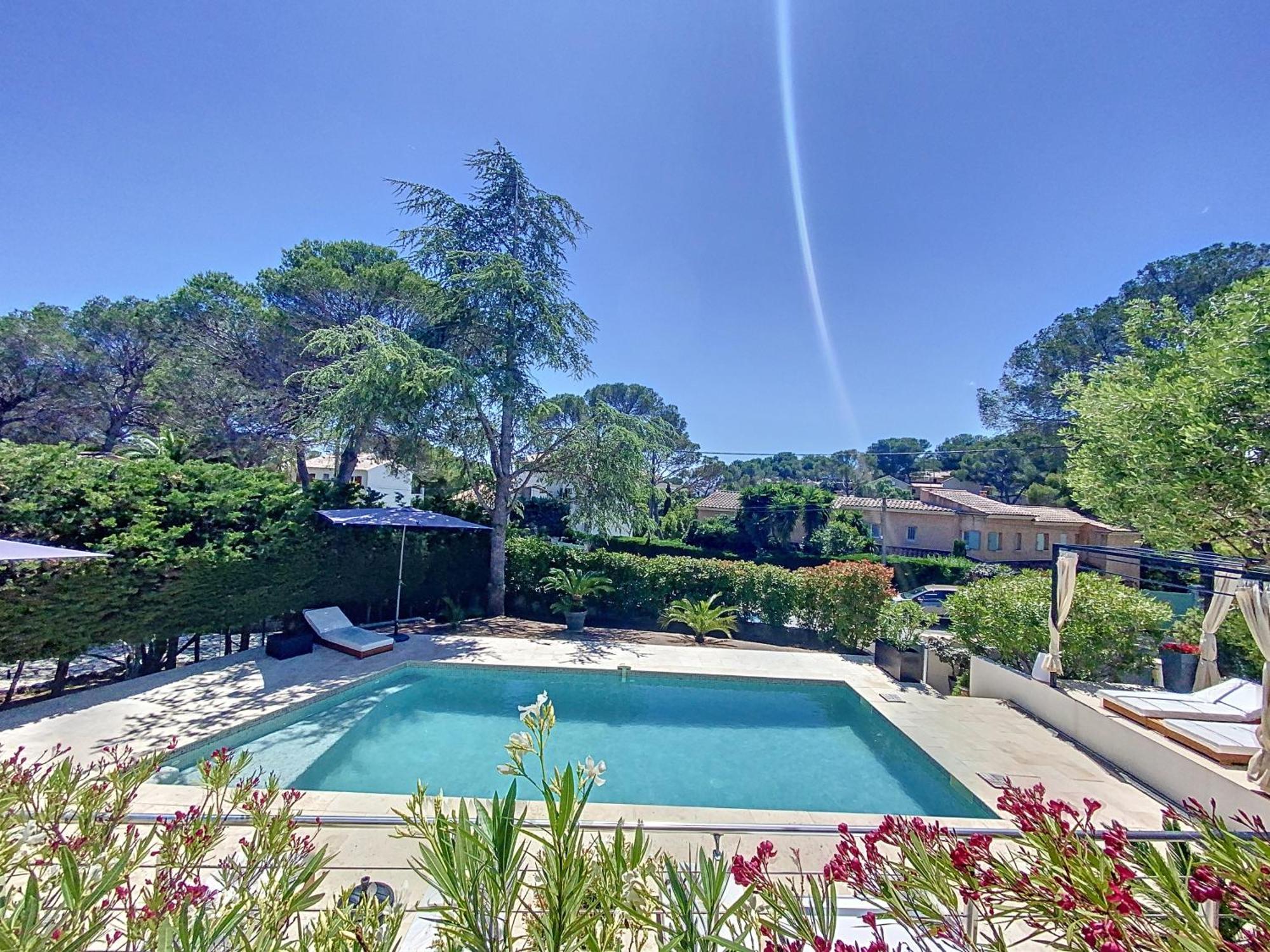 "Les Alizes" Cote Piscine Proche Bord De Mer Saint-Raphael  Exterior photo